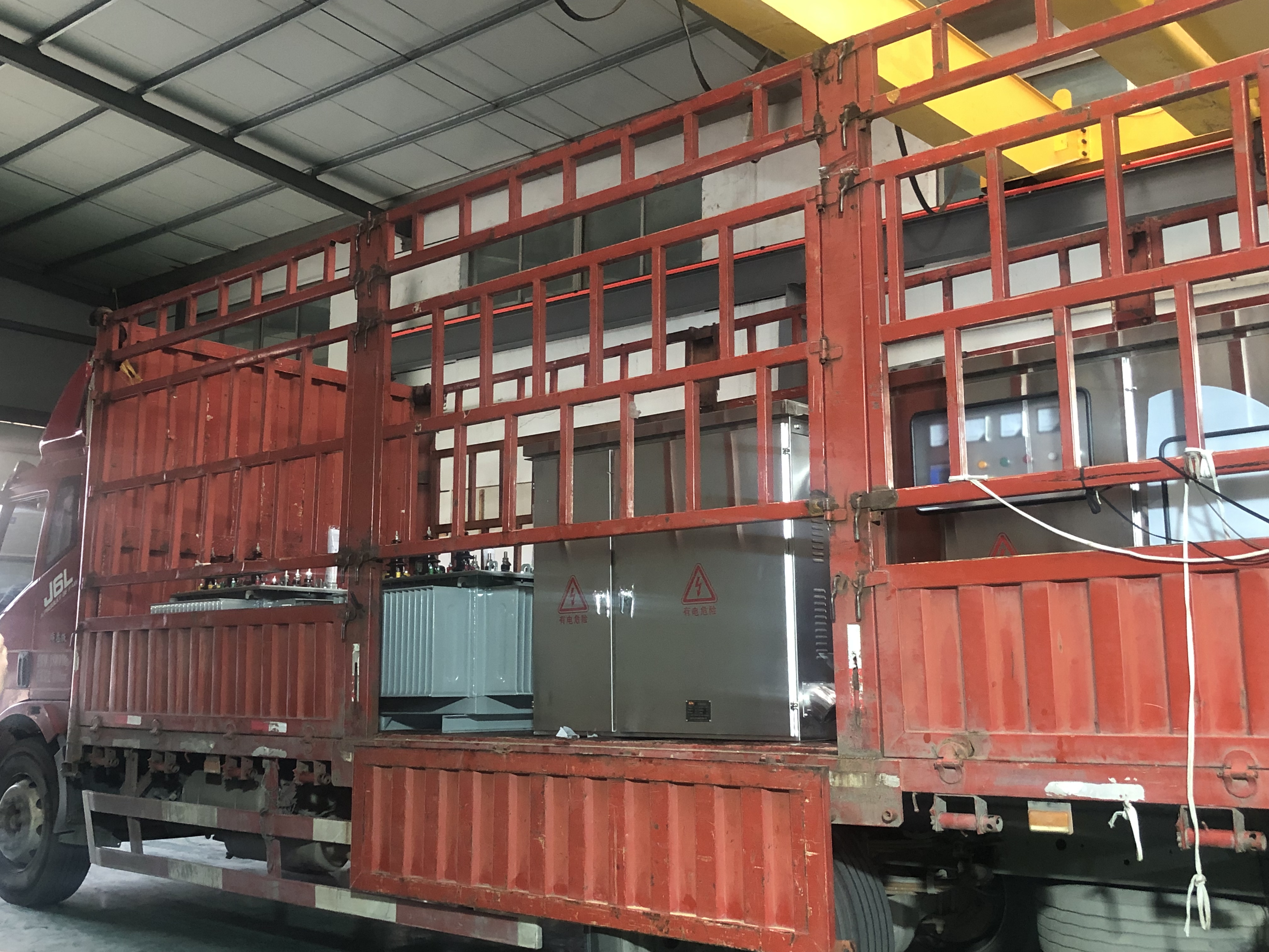 Yağlı Transformatörler ve Dağıtım Kutuları Bugün Sevk Edildi